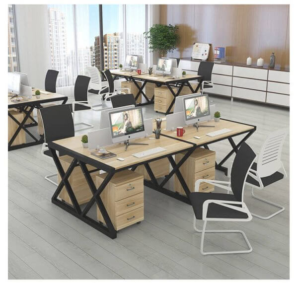 cum-ban-lam-viec-van-phong-4-nguoi-chan-sat